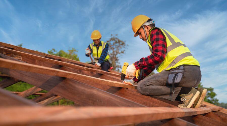 Professional gutter cleaning in Baxter, IA